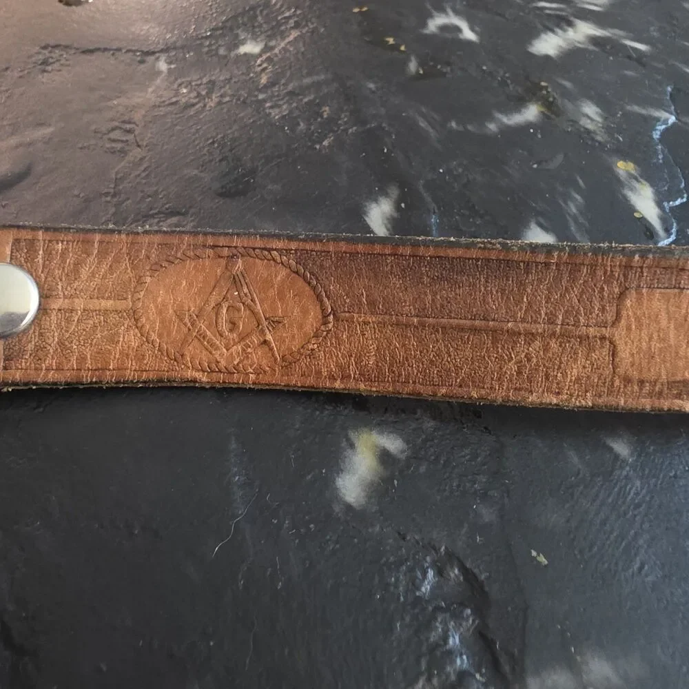 Vintage Masonic Freemason Handcrafted Leather Belt Square Compass Buckle 42in